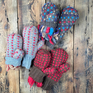 Thrum Knit Mittens - Dyed Rovings