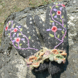 Embellished Thrum Mittens