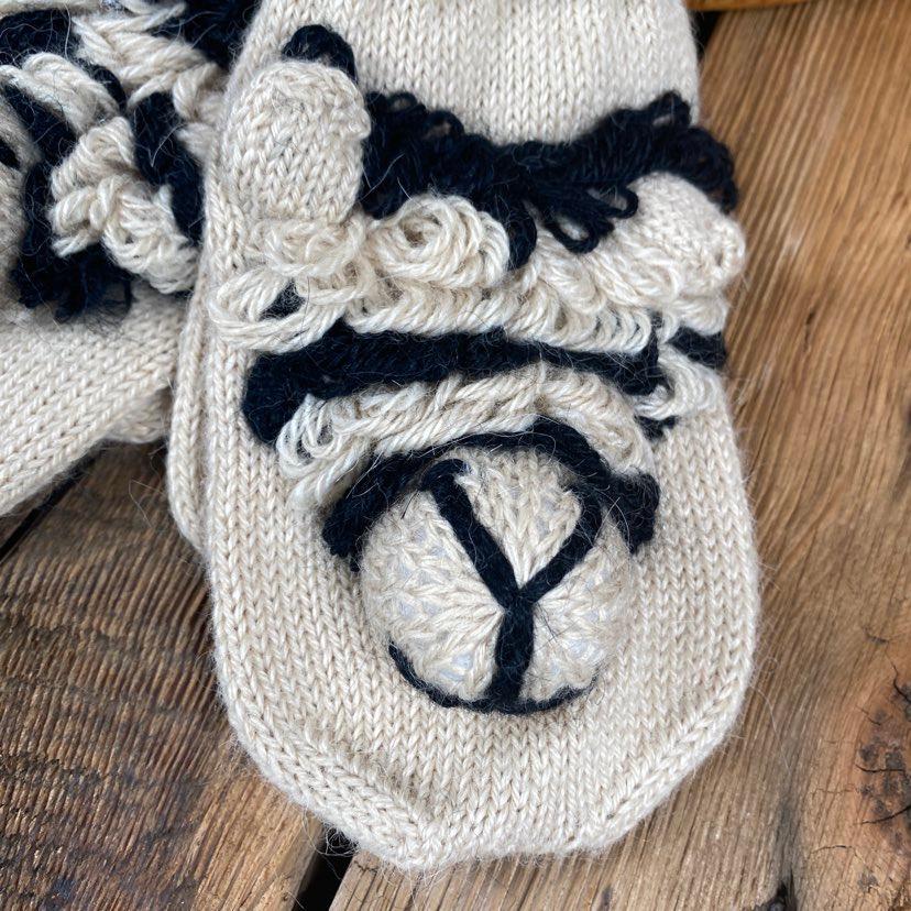 Alpaca Face Mittens