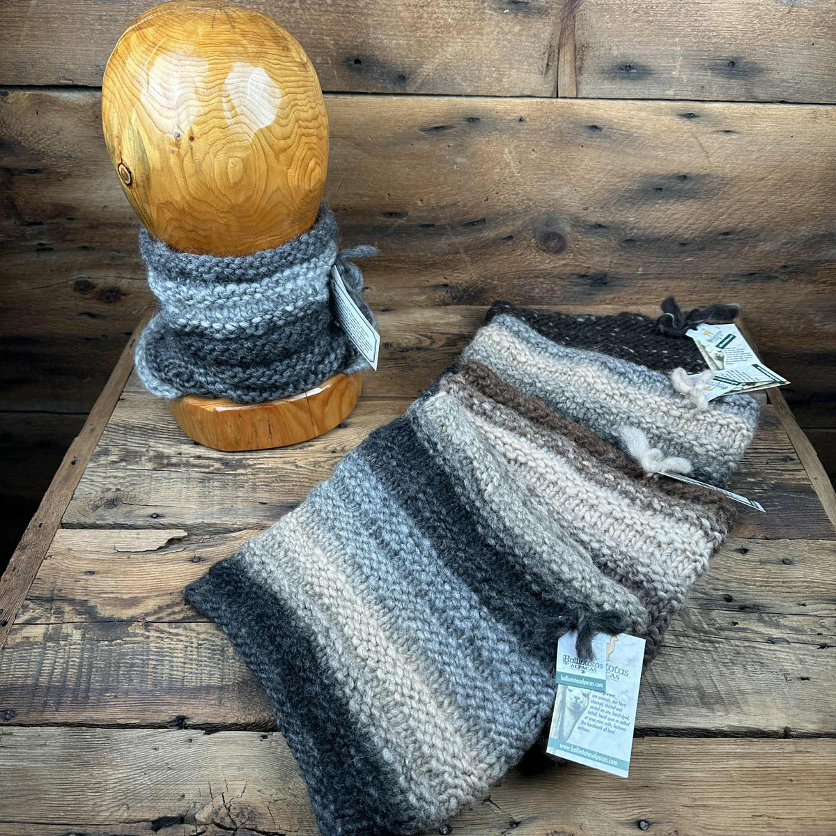 Ebb and Flow Cowl - Lopi Yarn