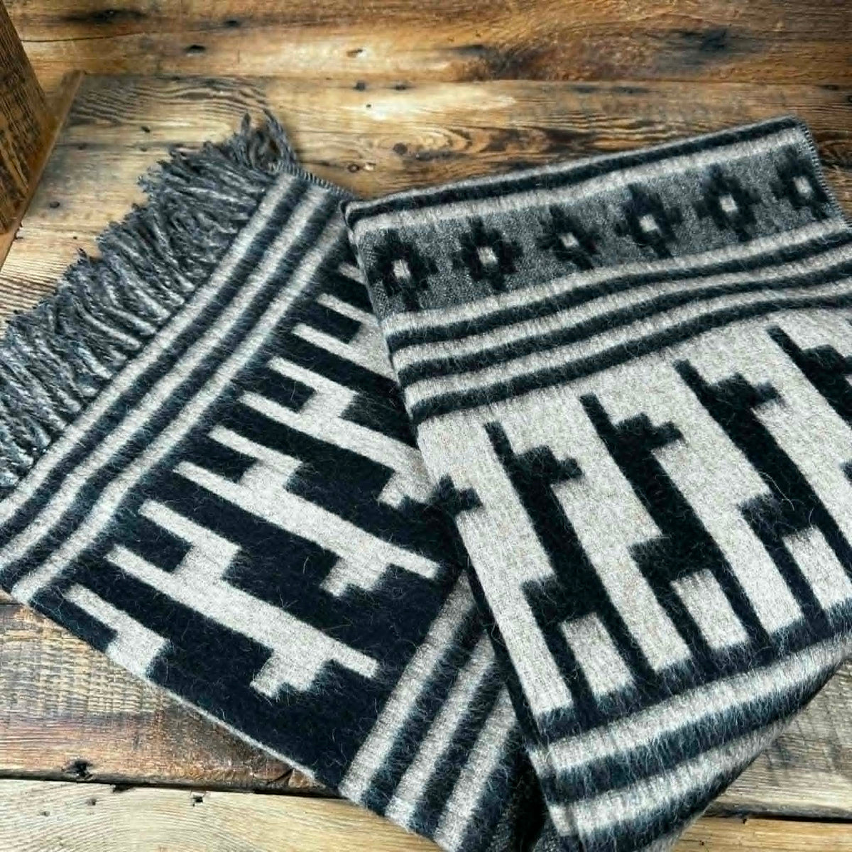 Alpaca Motif Throw