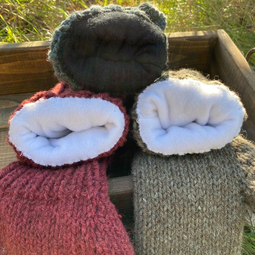 Heavy-Weight Cable-Knit Gauntlet Mittens