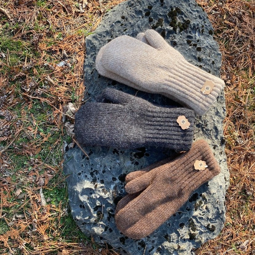 Boucle Lined Mittens - Natural Colours