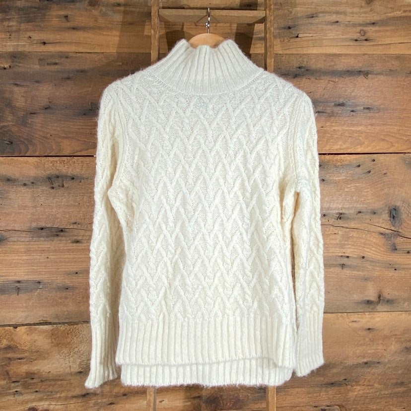 Women&#39;s Lattice Cable Mock