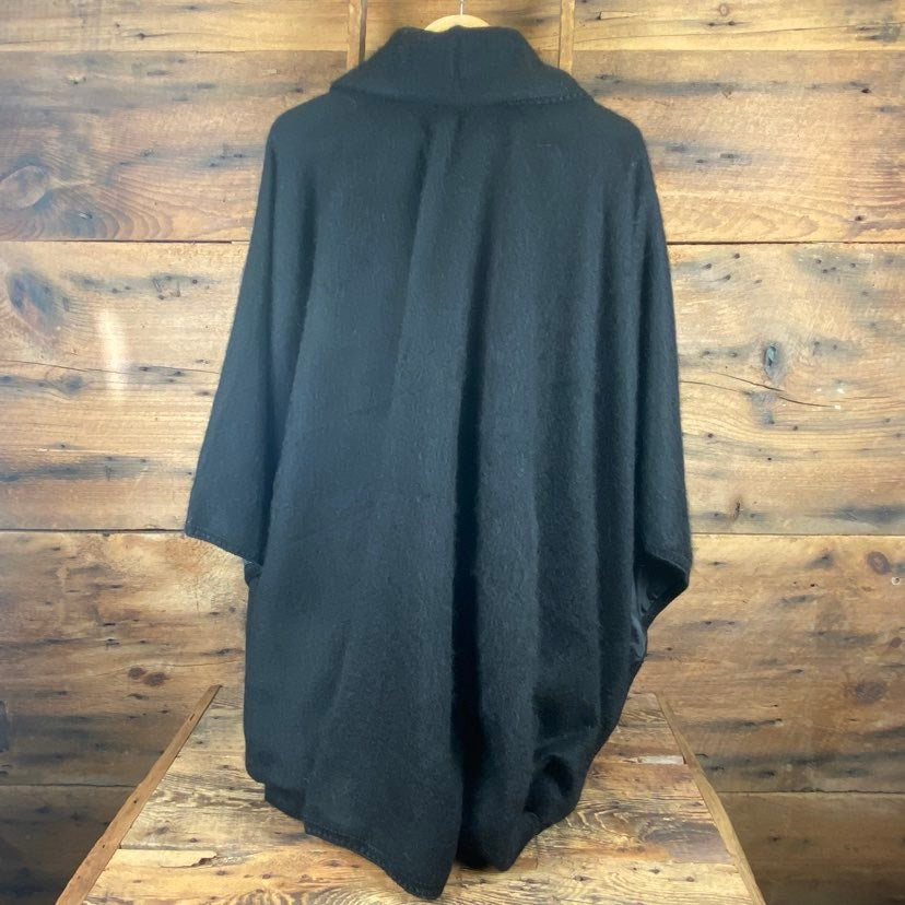 Women&#39;s Lined Woven Cape